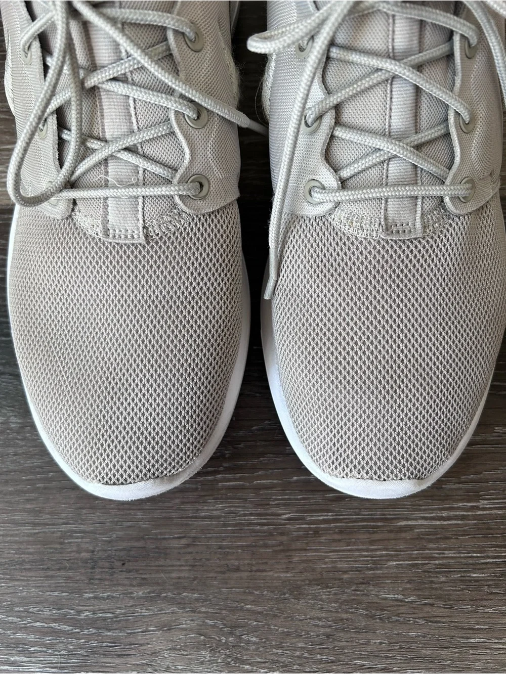 Nike Womens Roshe Two Sneaker Size 9